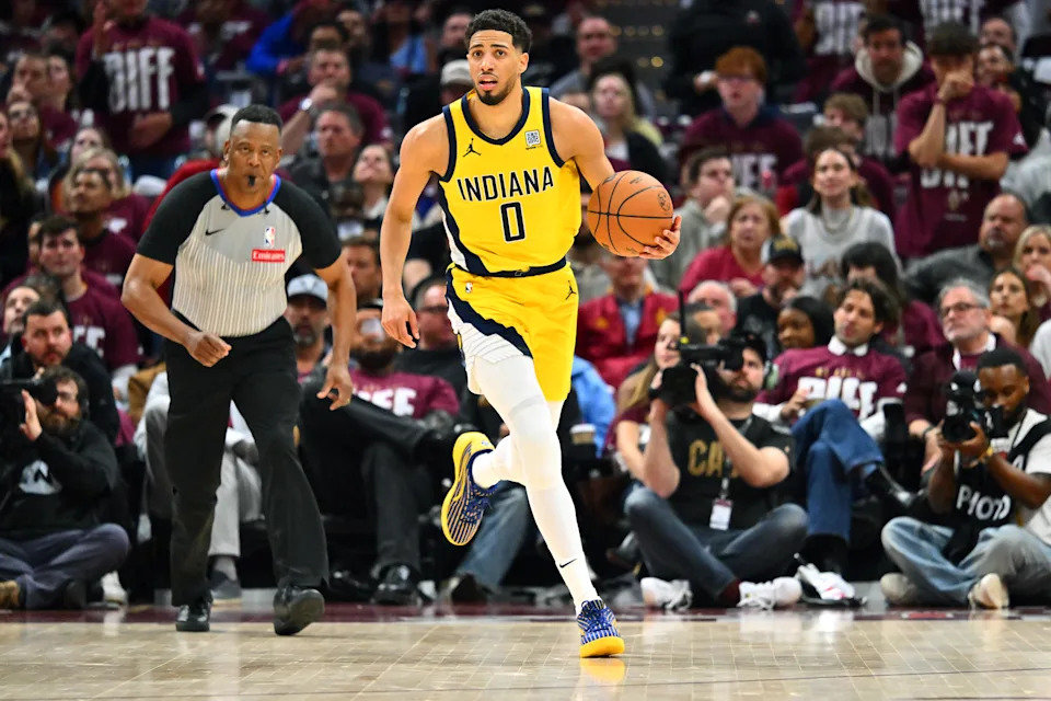 Tyrese Haliburton sinks a game-winning 3-pointer against the Cavaliers – Pacers NBA playoff series.
