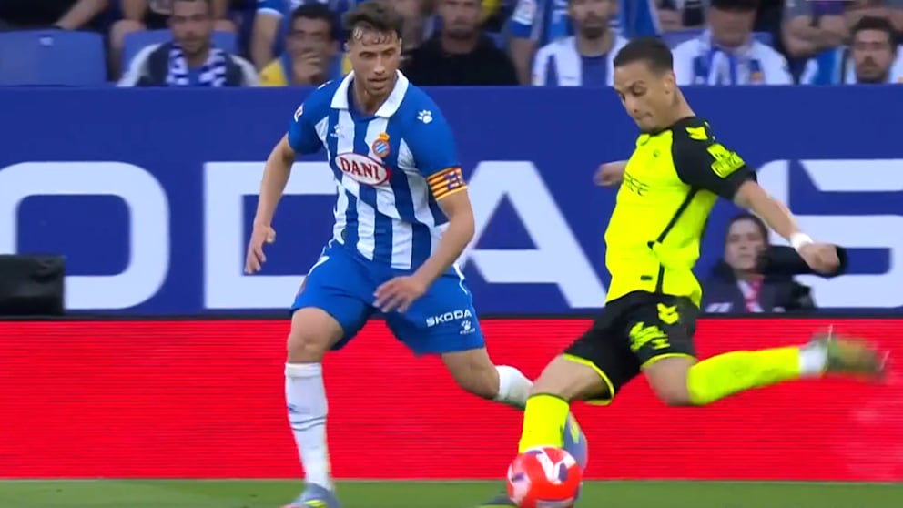 Antony feiert ein Torerfolg bei Real Betis