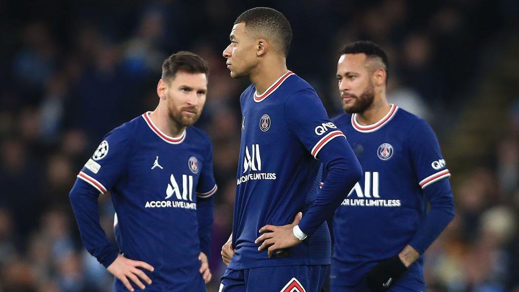 Arsenal vs PSG Champions League semi-final action