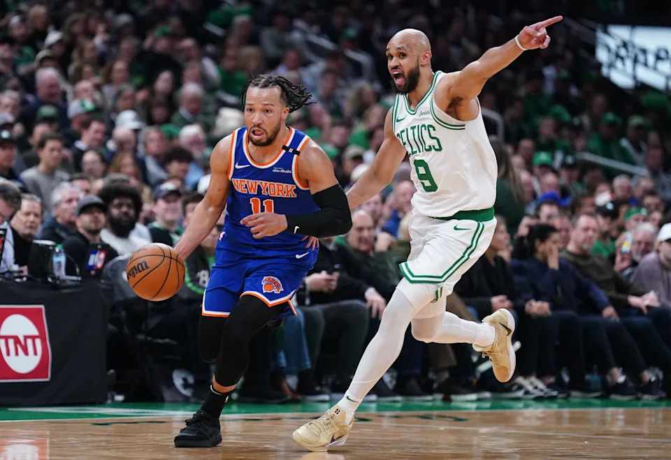 Jayson Tatum driving against the Knicks defense in the Celtics – Knicks playoff game