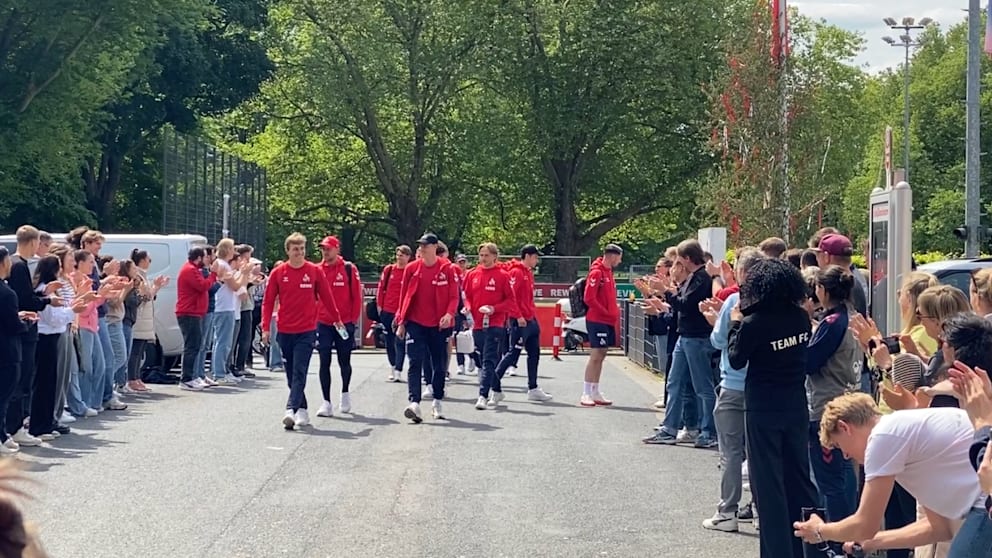 Spieler des 1. FC Köln bereiten sich auf das nächste Köln Spiel vor