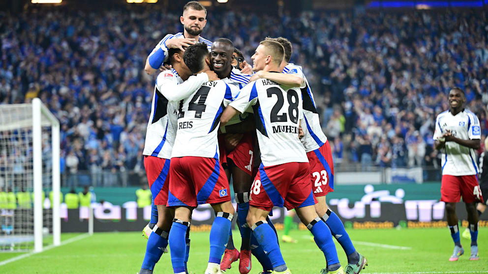 HSV Aufstellung: Team jubelt nach dem Torerfolg