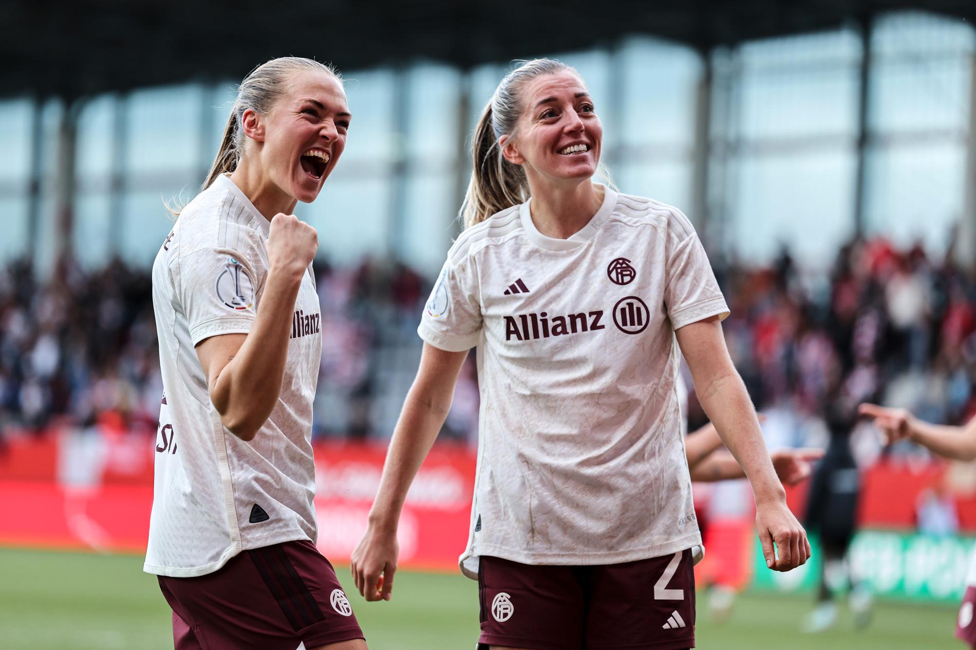 Linda Sembrant firar seger med Bayern München