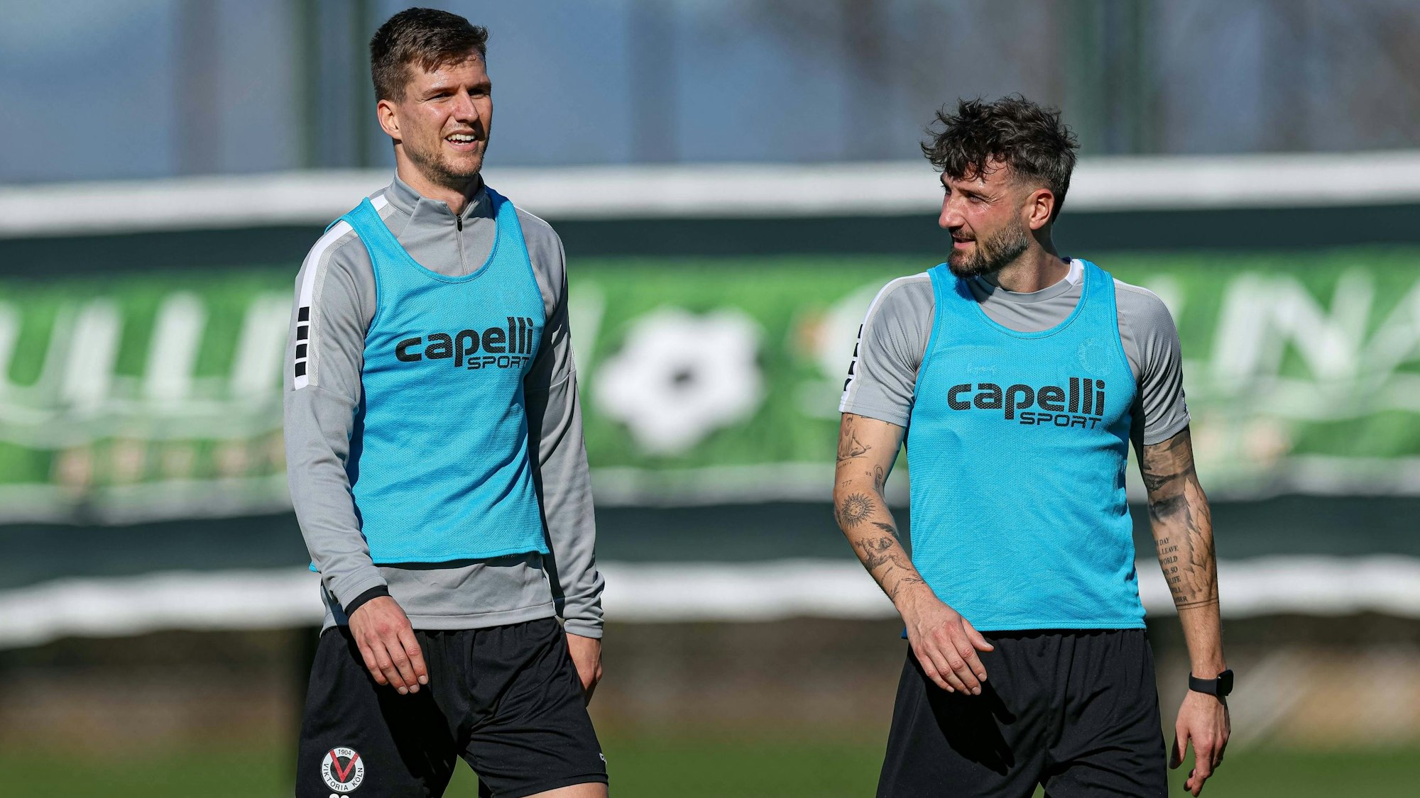 Spielszene Viktoria Köln – Hannover 96 II im Sportpark Höhenberg