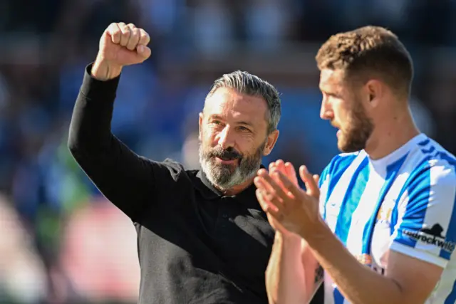 Celtic Spieler jubeln nach dem Sieg gegen Hibernian, Symbolbild Celtic – Hibernian