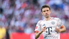 Zuschauer in der Allianz Arena während Bayern Gladbach live