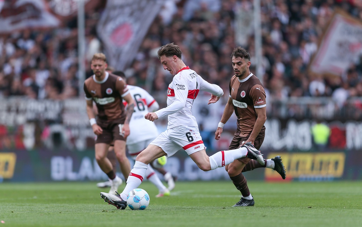 Angelo Stiller in Aktion für den VfB Stuttgart