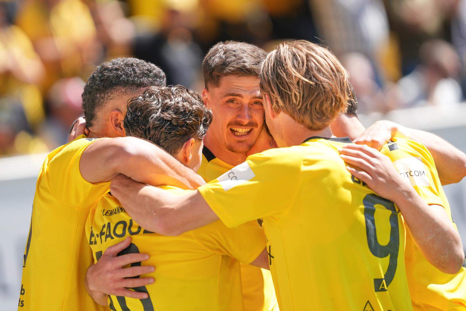 Alemannia Aachen heute – Spieler bejubeln den Heimsieg