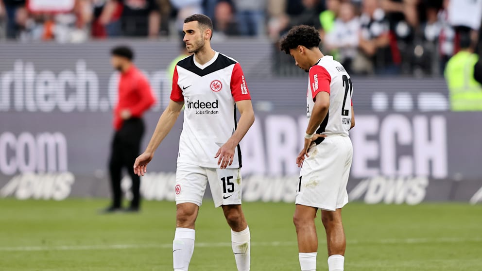 Rasmus Kristensen jubelt im Trikot von Eintracht Frankfurt