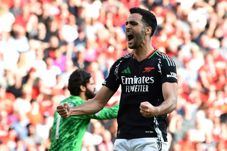 قمة ليفربول ضد آرسنال في الدوري الإنجليزي