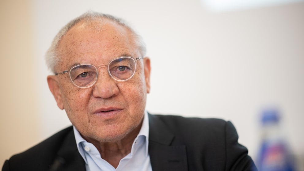 Felix Magath auf dem Trainingsplatz