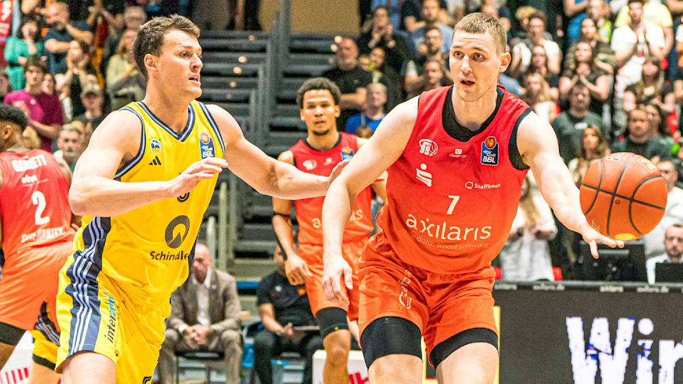 Jubelnde Spieler beim BBL-Spiel FC Bayern vs. Ludwigsburg