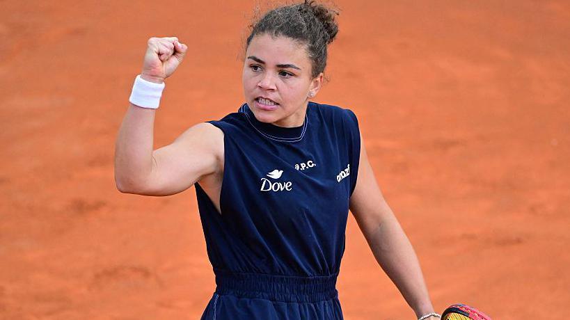 Jasmine Paolini celebrates at the Italian Open in Rome 2025