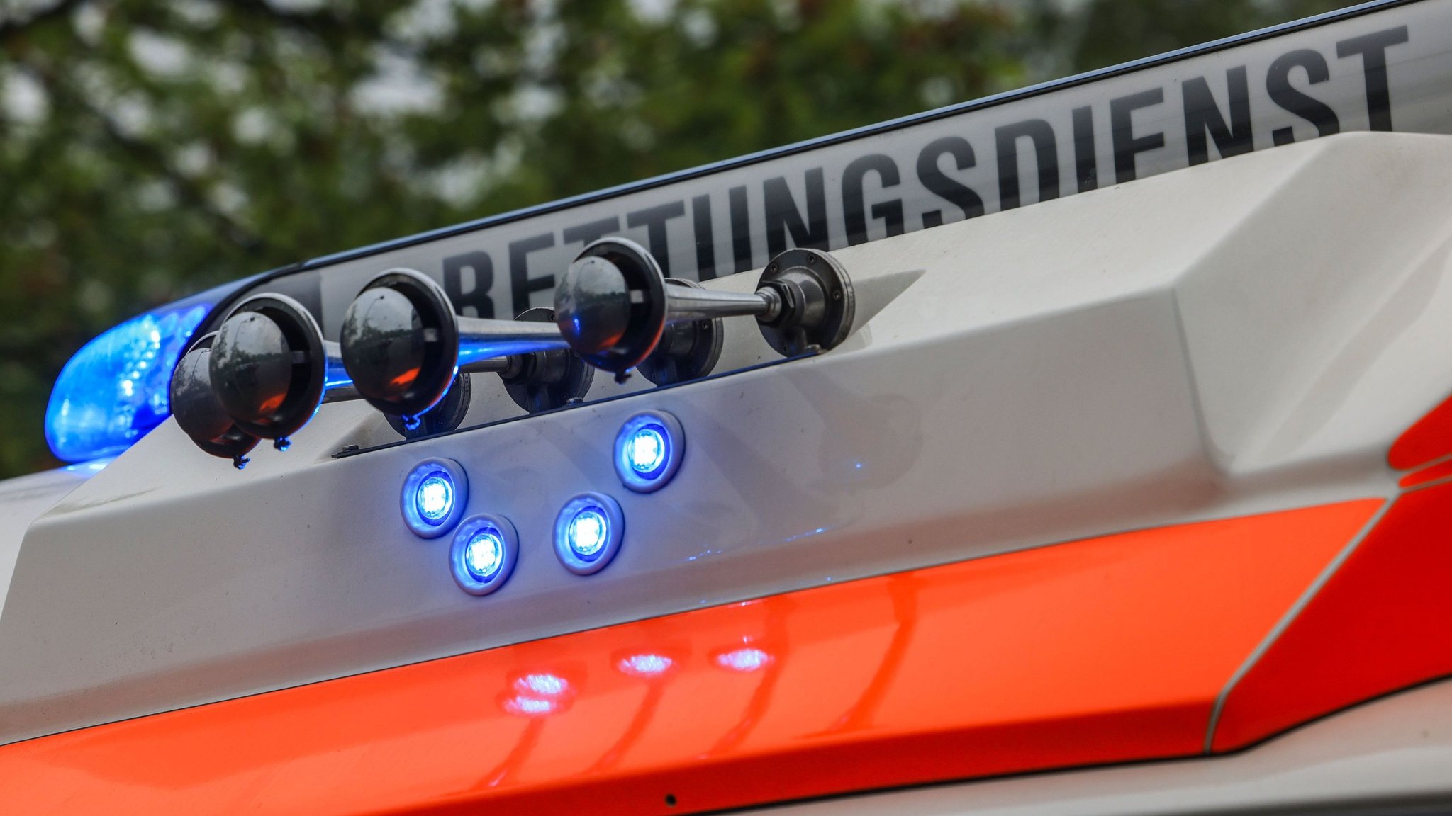 Spielszene mit Türkgücü München-Trikots, Symbol für sportlichen Abstieg und Kampfgeist