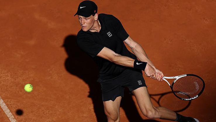 Jannik Sinner celebrates his victory at the Italian Open