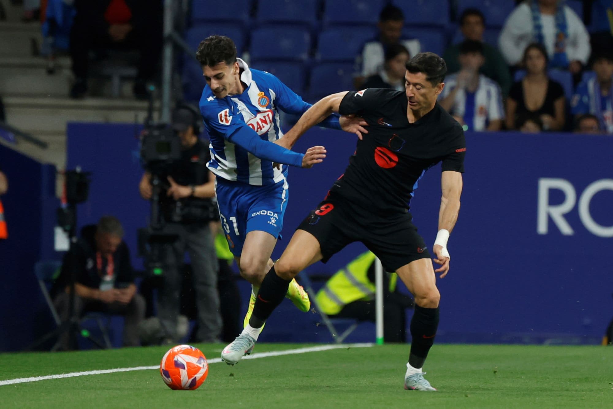 Jubel beim Barca Spiel gegen Espanyol – Flick und Barcelona kurz vor der Meisterschaft