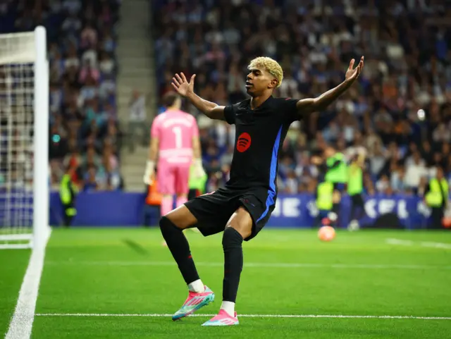 Action durant espanyol – barcelone à Cornella-El Prat