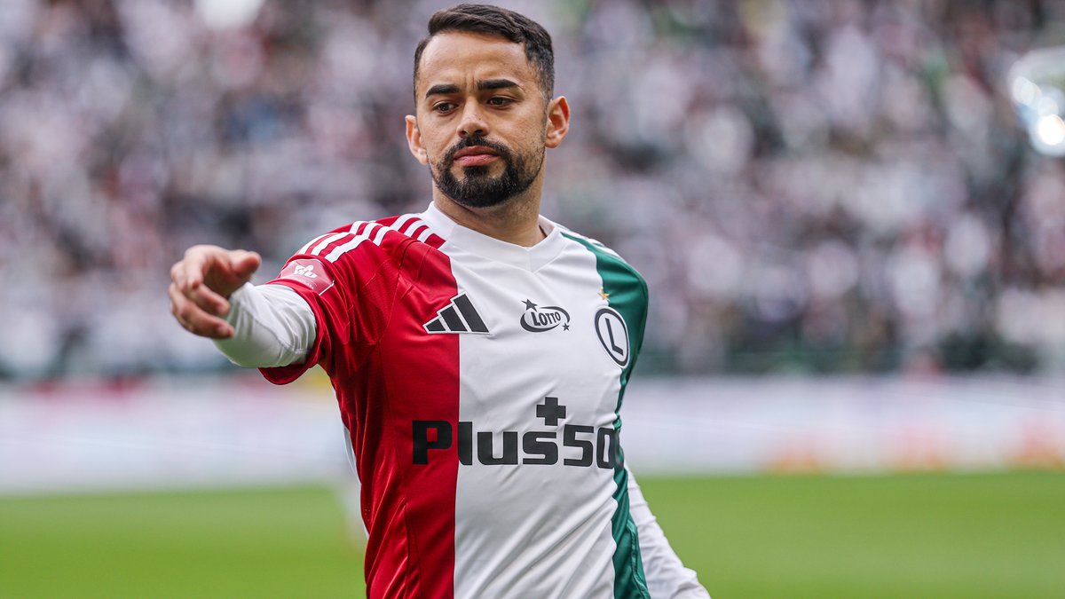 Oprawa kibiców Widzewa Łódź podczas meczu z Legią Warszawa – fokus na widzew łódź – legia warszawa