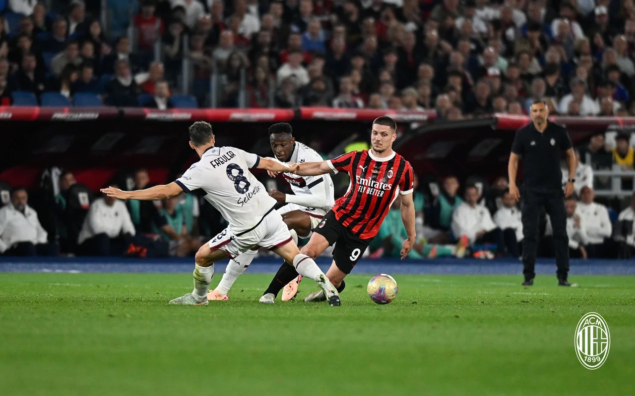 AC Milan coping with Bologna in Coppa Italia Final