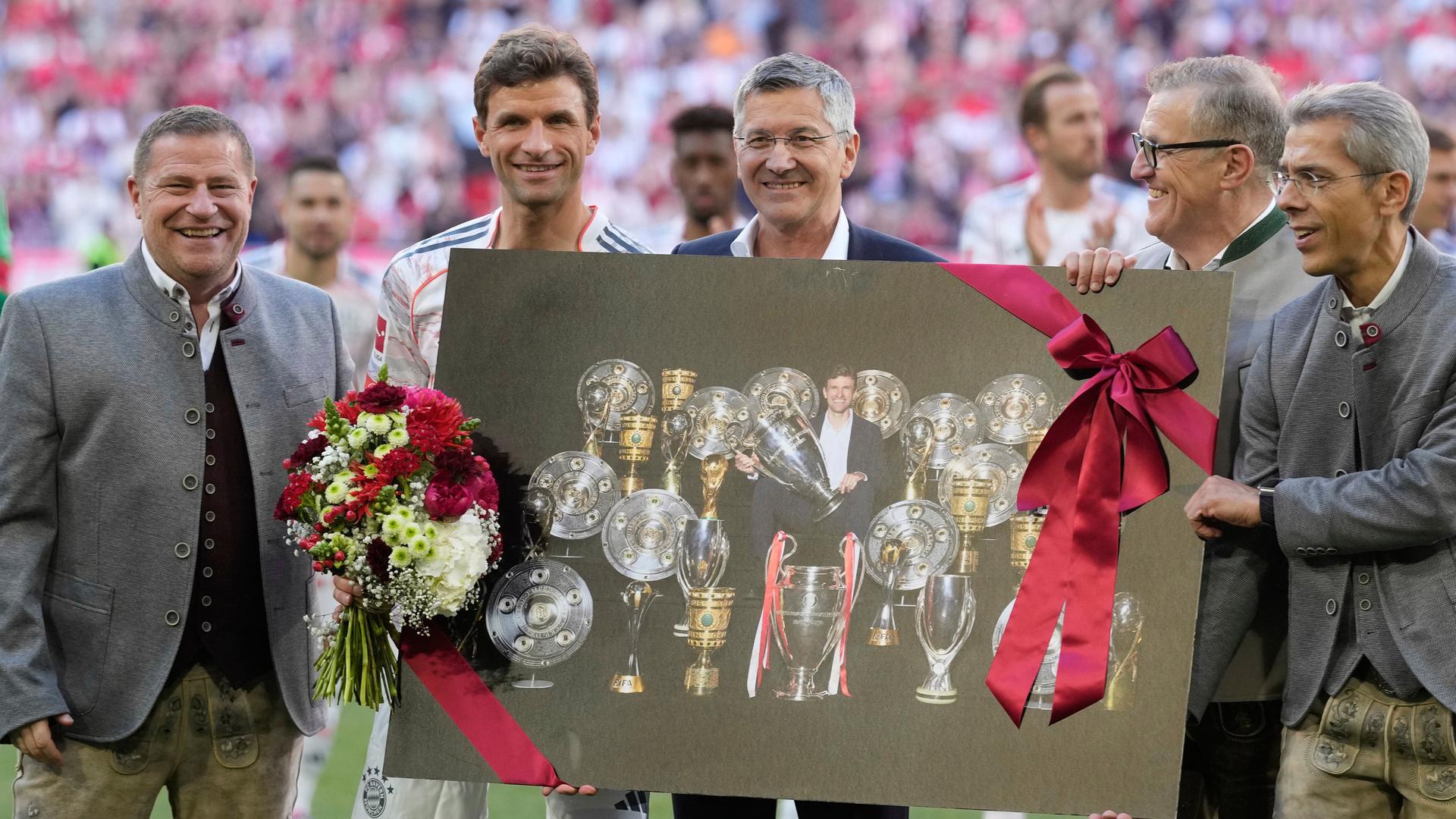 Müller Thomas verabschiedet sich beim FC Bayern München