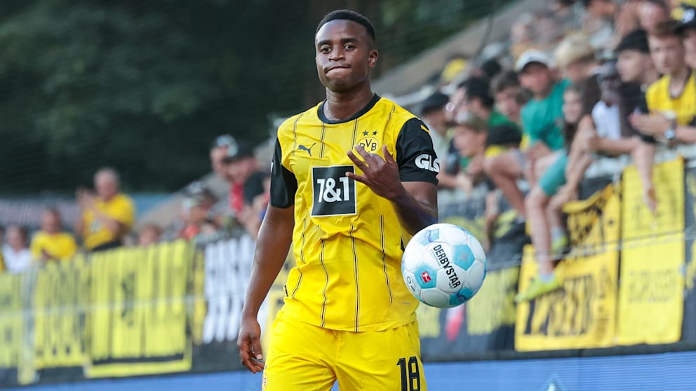 Youssoufa Moukoko auf dem Fußballplatz