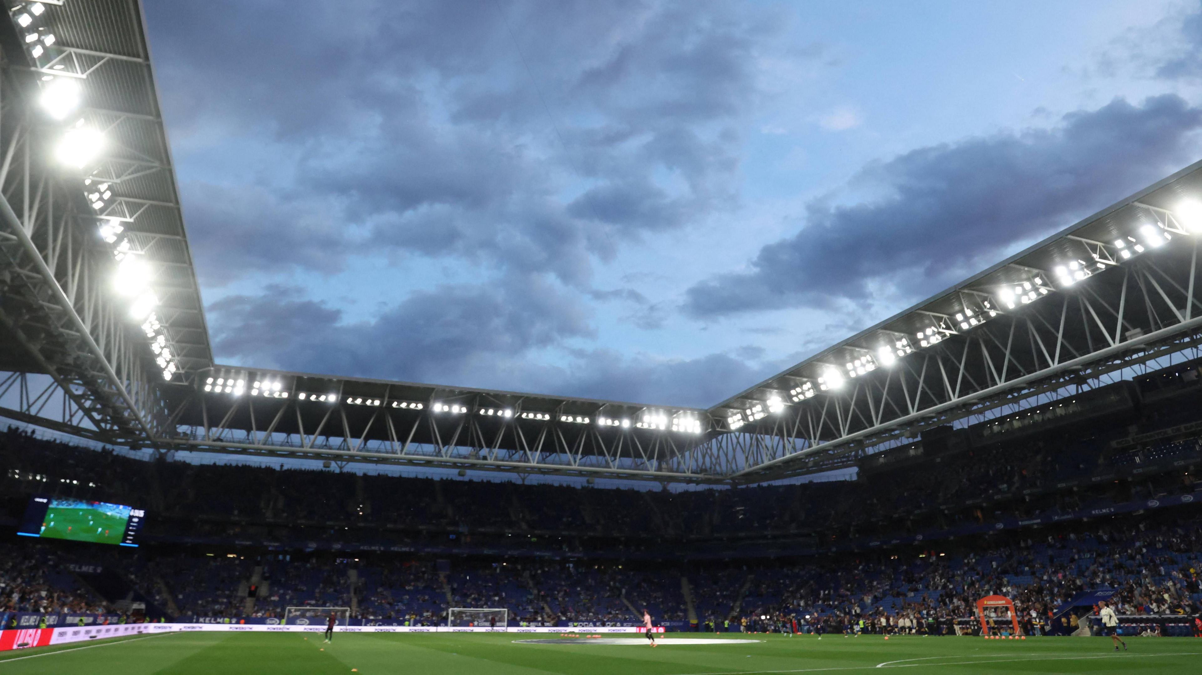 Momento del derby tra Espanyol e Barcellona