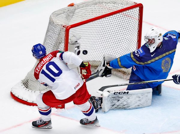 Schweden Eishockey Mannschaft jubelt bei der Weltmeisterschaft