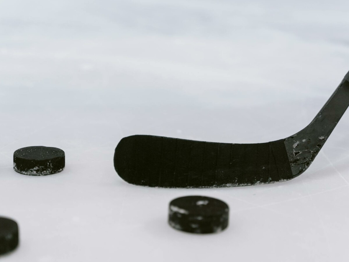 Jubelnde Eishockey-Spieler während der Eishockey WM 2025 – eishockey wm tabelle