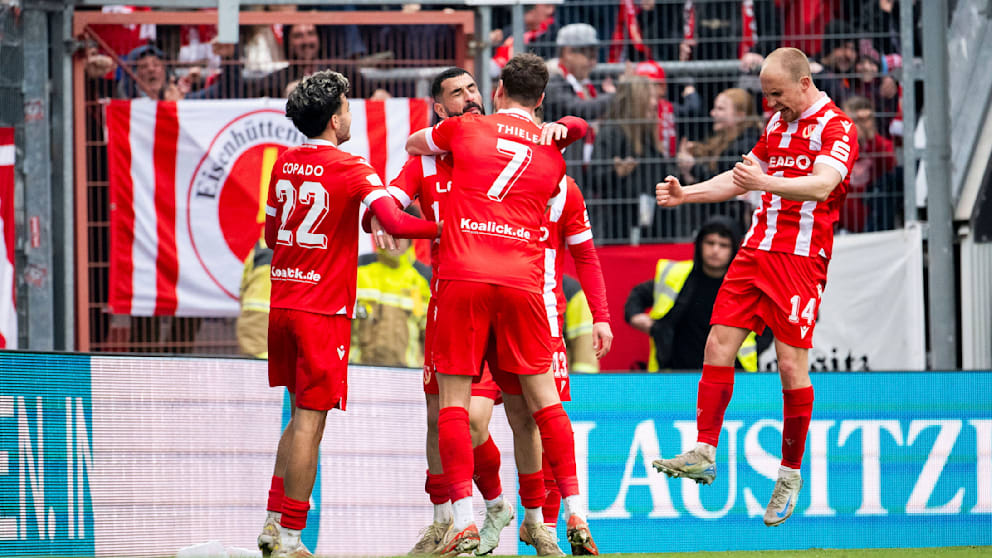 Spielszene aus Energie – Ingolstadt in der 3. Liga