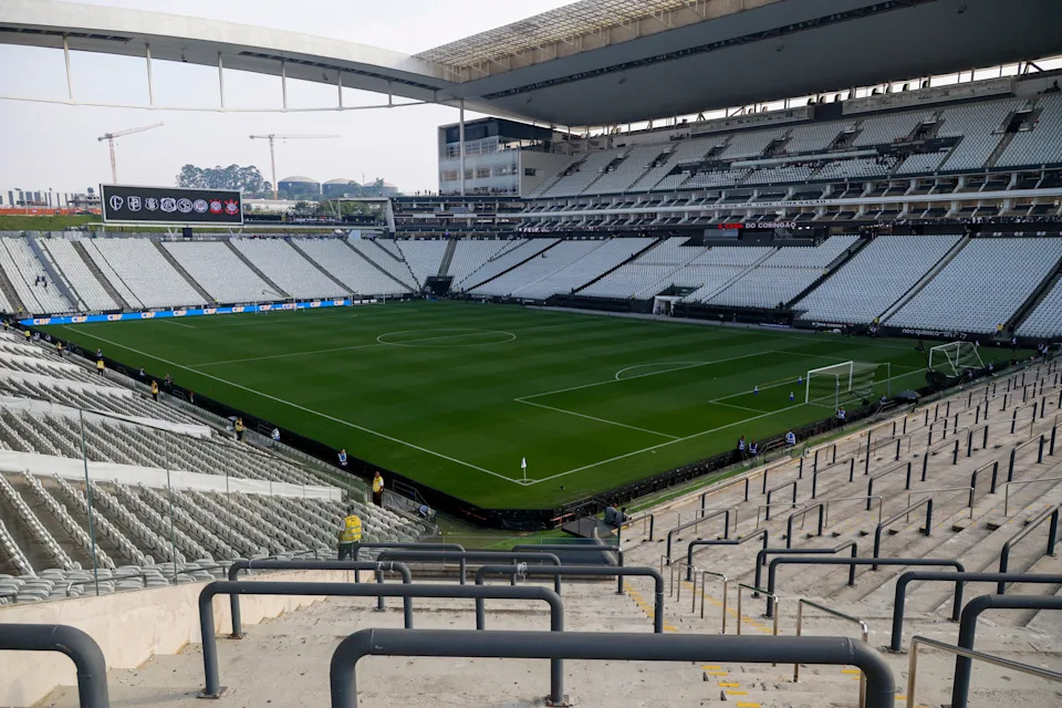Action from the br derby between Corinthians and Santos 2025