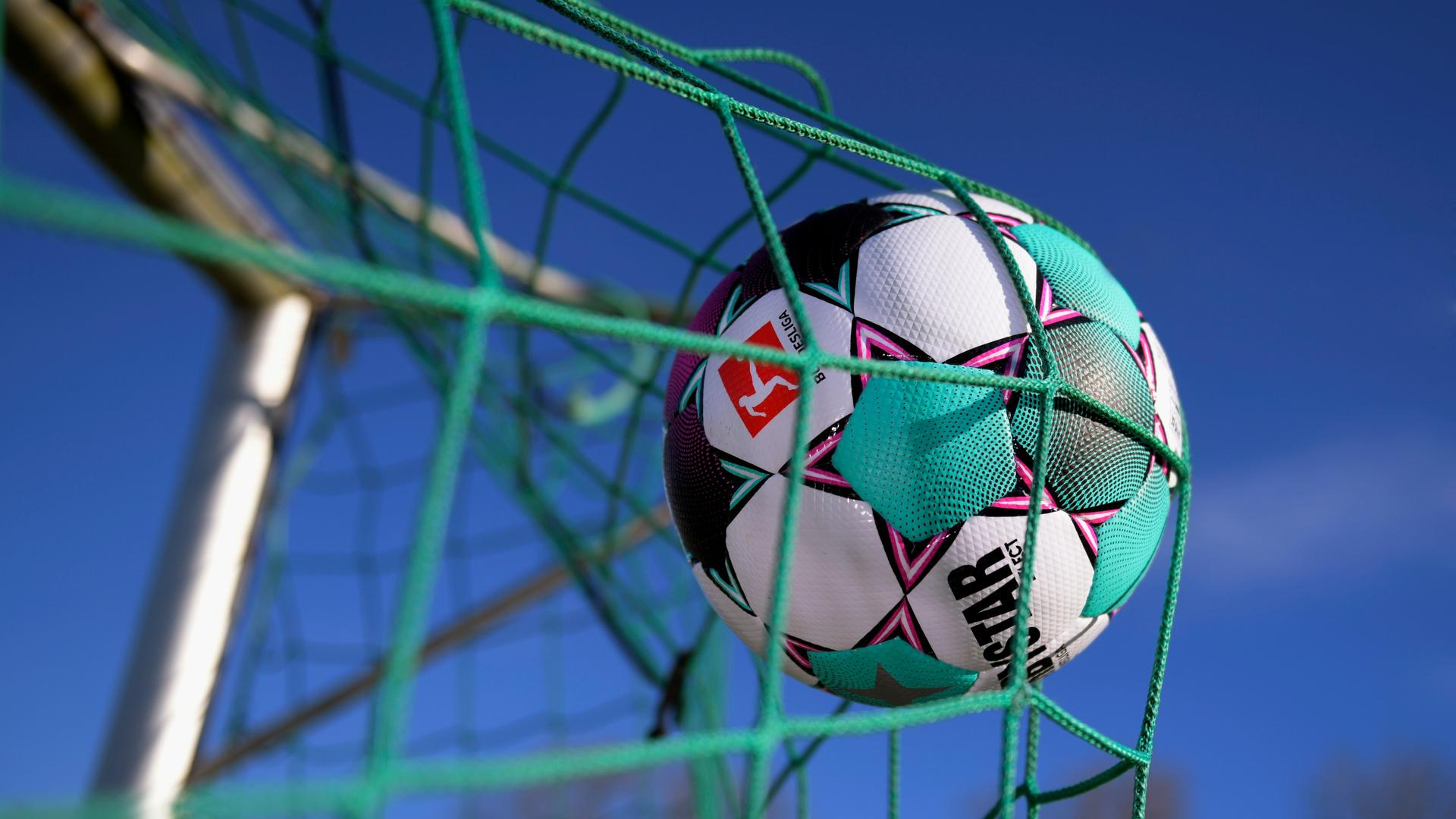 Spielszene Zweite Bundesliga, Fans im Stadion