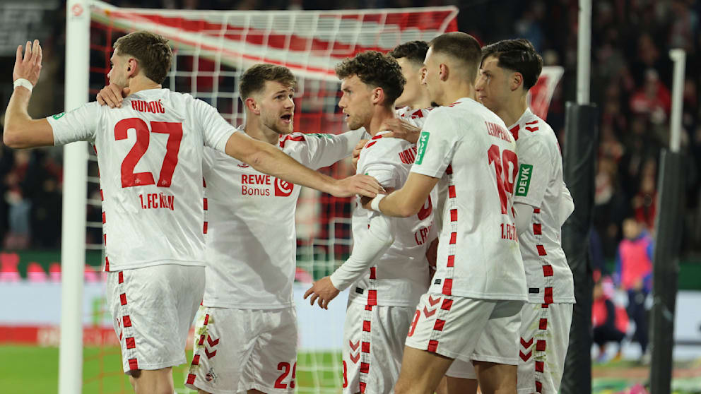 Stadionstimmung beim Duell Köln Kaiserslautern