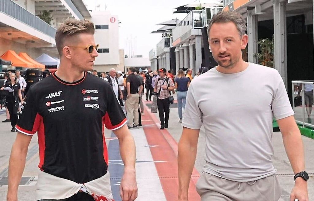 Nico Hülkenberg bei einem Boxenstopp in der Formel 1