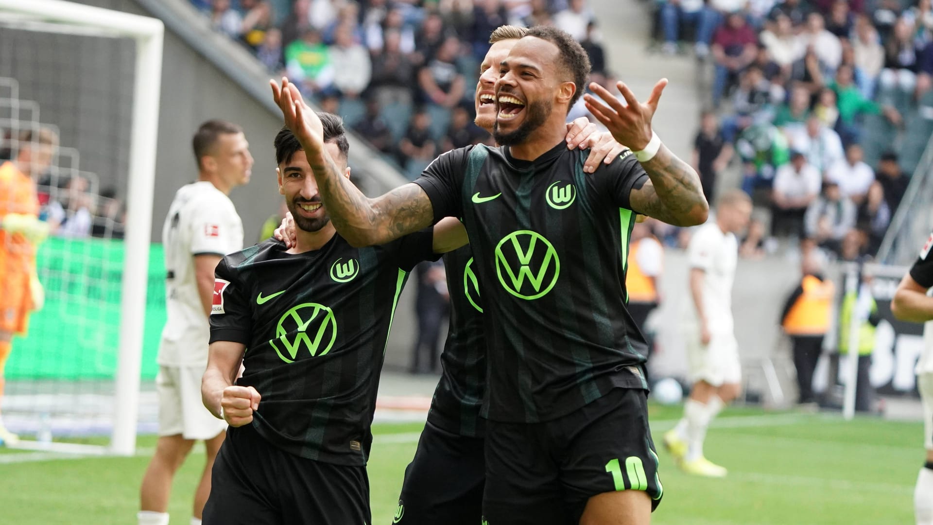 Jubel nach dem Spiel Mainz – Leverkusen, das Mainz 05 den Einzug in die Conference League sichert