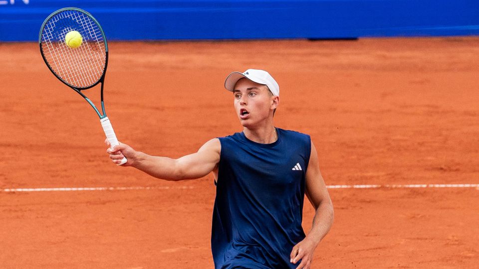 Tennis-Action beim ATP-Turnier Hamburg – Struff am Ball