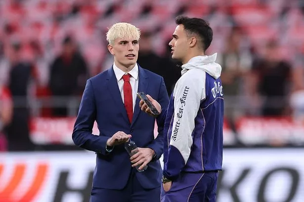 Alejandro Garnacho warming up before the Europa League final for Manchester United