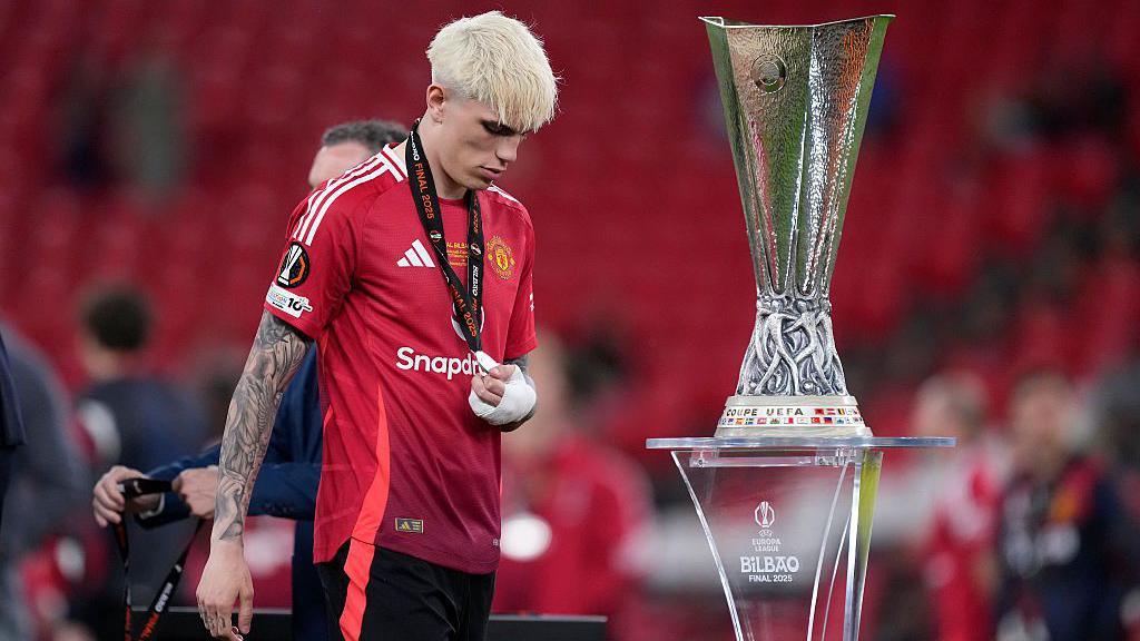 Manchester United squad reacts after Europa League final defeat