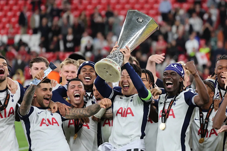 Son Heung-Min celebra el título con el Tottenham