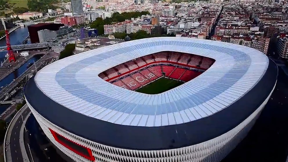 Außenansicht des San Mamés Stadion vor dem Europa-League-Finale