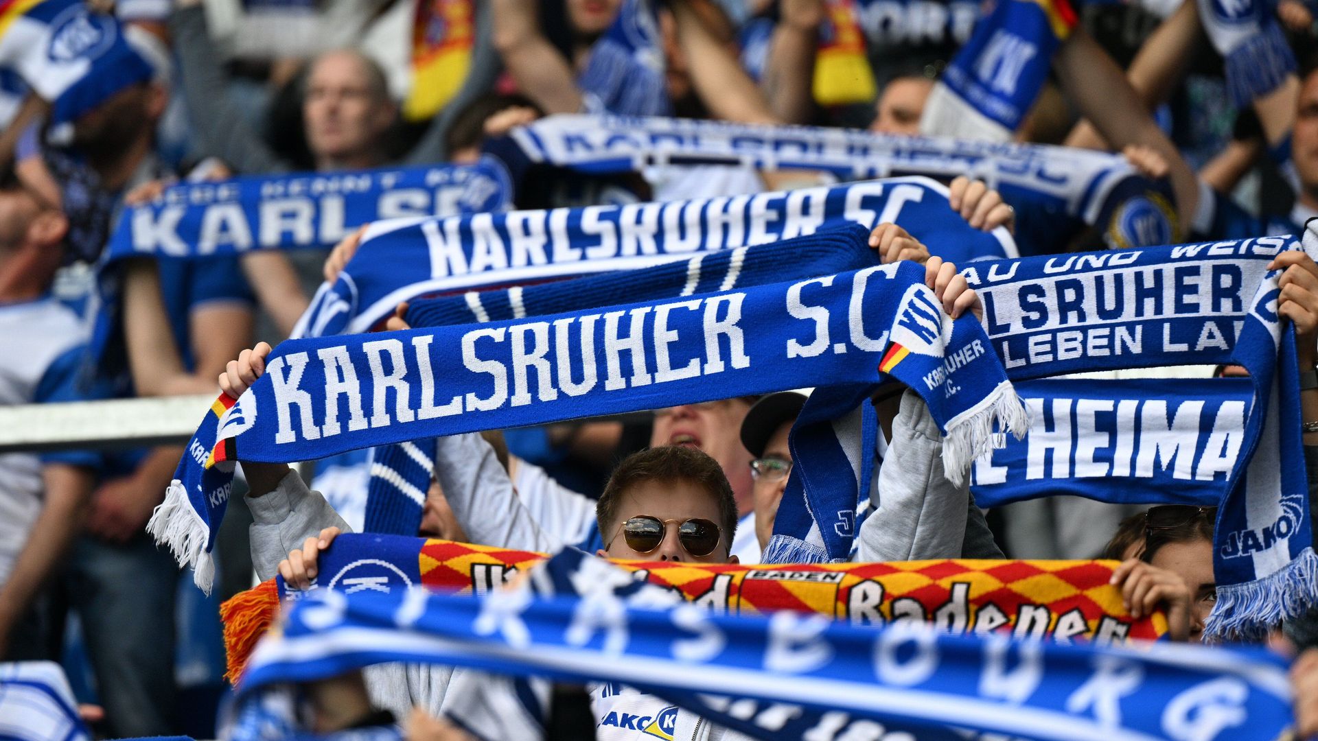 Zivzivadze jubelt im KSC-Trikot nach einem wichtigen Treffer