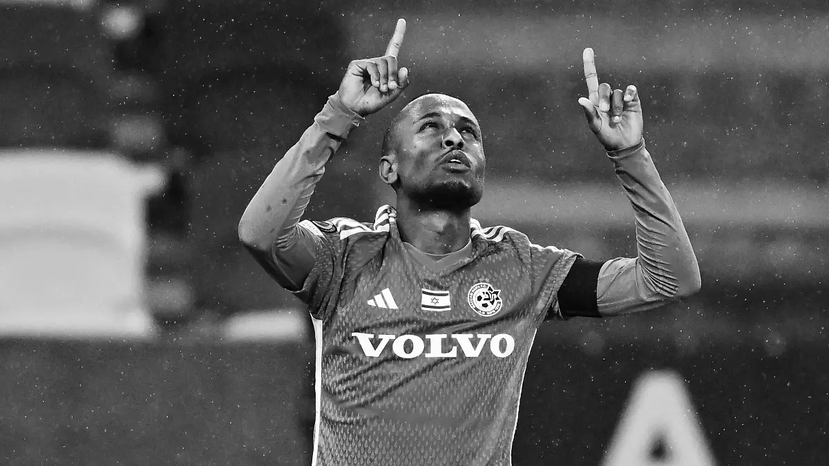 Emotionaler Moment bei RTL Live Fußball Übertragung – Fans trauern um einen Nationalspieler.